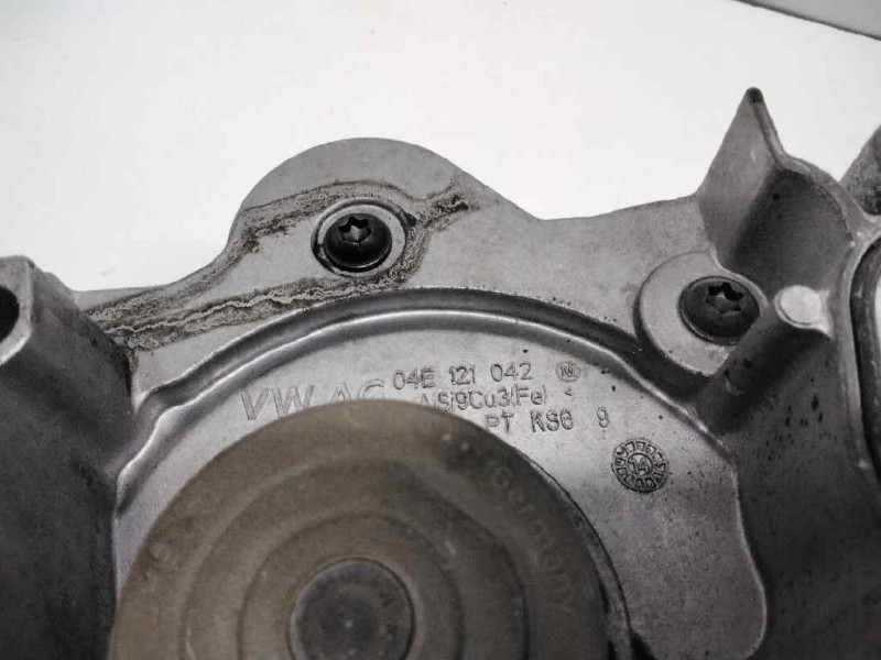 Recambio de caja termostato para volkswagen golf vii lim. sport by r-line bluemotion referencia OEM IAM 04E121042M  