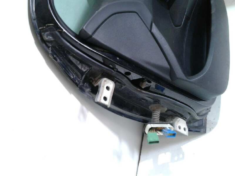 Recambio de puerta delantera derecha para peugeot 308 confort referencia OEM IAM 9004Z4  