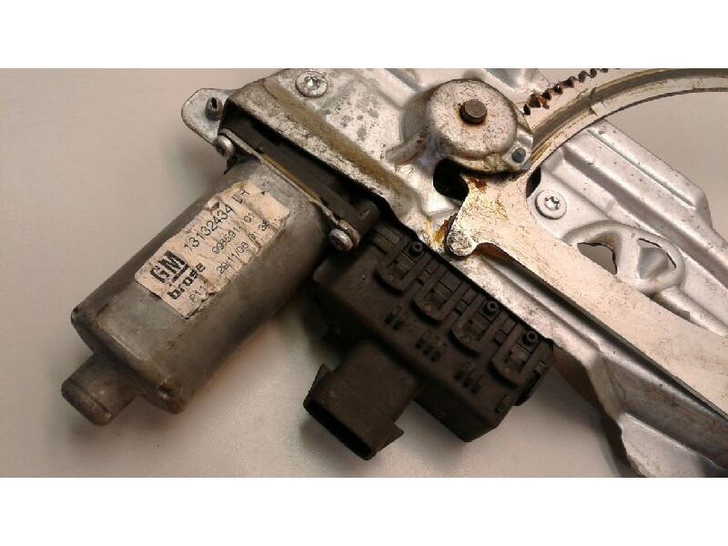 Recambio de elevalunas delantero izquierdo para opel zafira b cosmo referencia OEM IAM 13132434lH  
