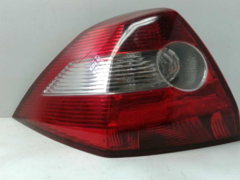 Recambio de piloto trasero izquierdo para renault megane ii classic berlina pack authentique referencia OEM IAM   