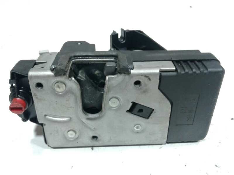 Recambio de cerradura puerta trasera derecha para opel vectra b berlina cdx referencia OEM IAM   
