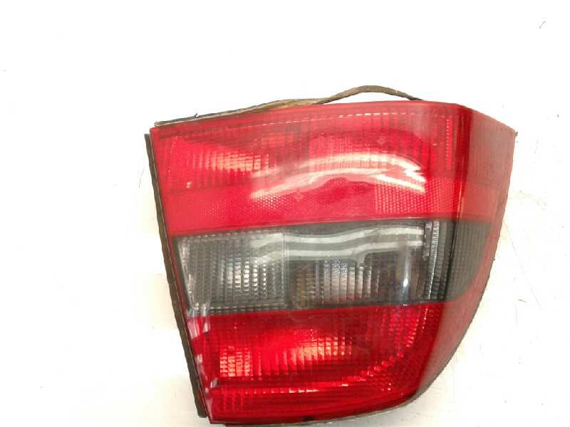 Recambio de piloto trasero izquierdo para opel vectra b berlina cdx referencia OEM IAM   