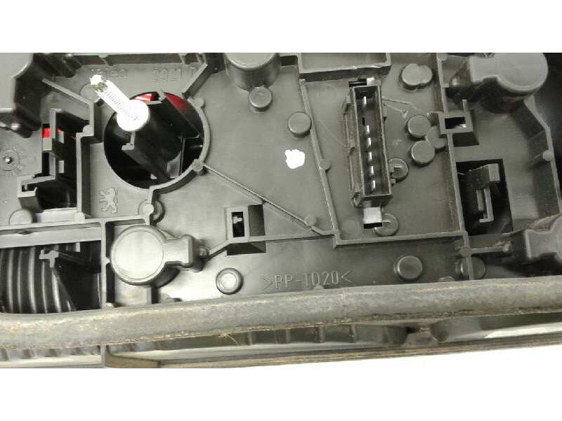Recambio de piloto trasero derecho para peugeot 306 berlina 3/4/5 puertas (s2) xr referencia OEM IAM 6351H7  