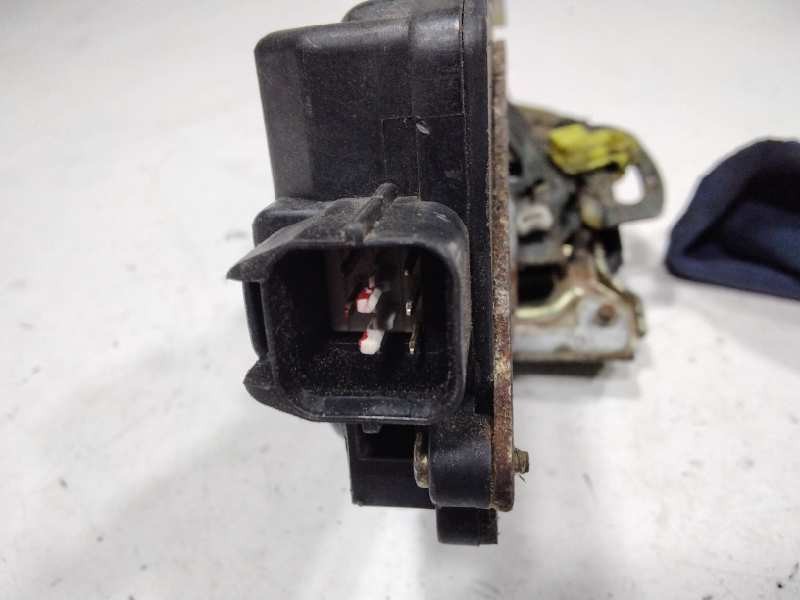 Recambio de cerradura puerta trasera izquierda para hyundai trajet (fo) 2.0 crdi gls referencia OEM IAM 814103A000  