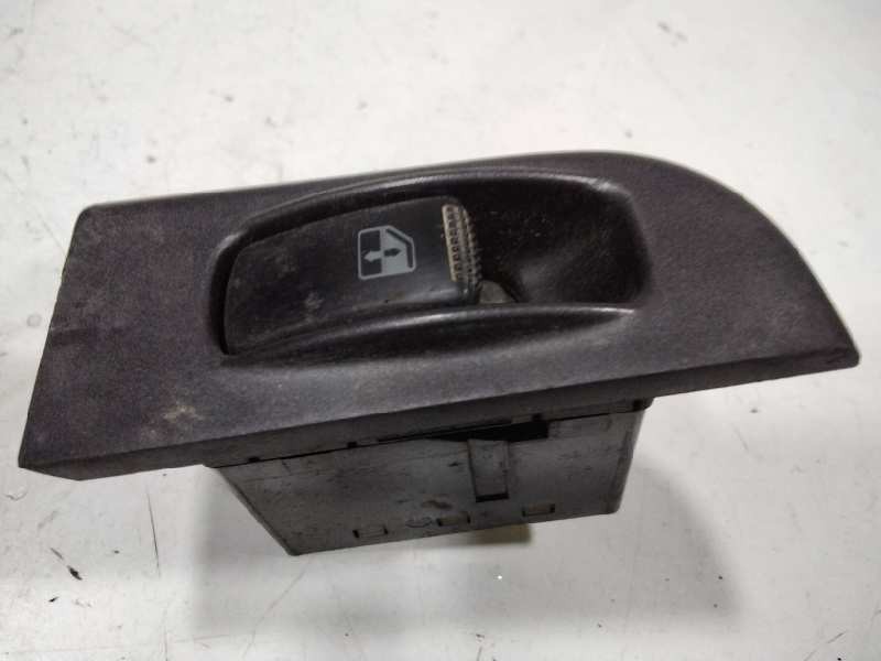 Recambio de mando elevalunas trasero derecho para hyundai trajet (fo) 2.0 crdi gls referencia OEM IAM 935853A100  