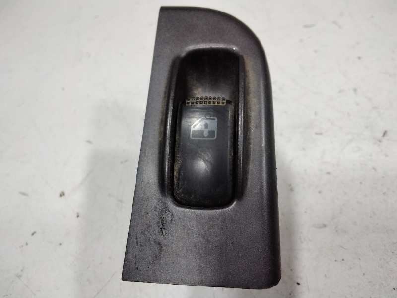 Recambio de mando elevalunas trasero izquierdo para hyundai trajet (fo) 2.0 crdi gls referencia OEM IAM 935353A000  