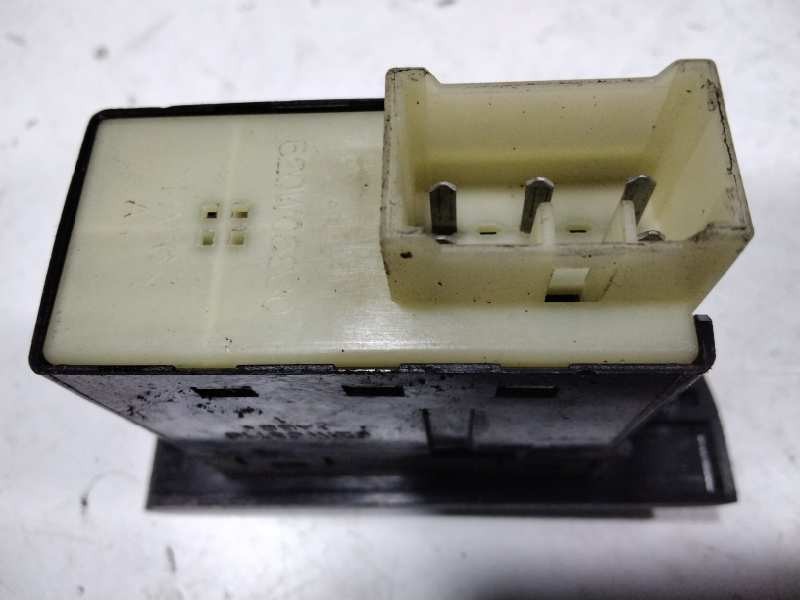 Recambio de mando elevalunas trasero izquierdo para hyundai trajet (fo) 2.0 crdi gls referencia OEM IAM 935353A000  