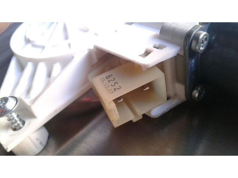 Recambio de elevalunas trasero derecho para mercedes clase c (w204) berlina c 220 cdi (204.008) referencia OEM IAM 981695103  