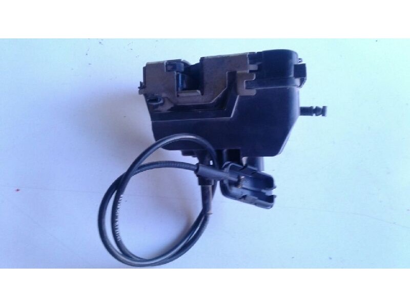 Recambio de cerradura puerta trasera izquierda para renault scenic ii confort authentique referencia OEM IAM 8200119333  