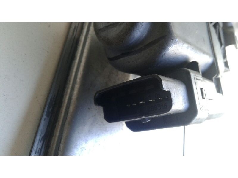 Recambio de elevalunas delantero izquierdo para renault scenic ii confort authentique referencia OEM IAM 8200646841  