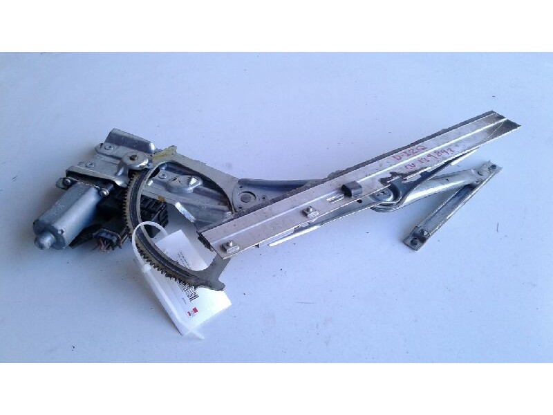 Recambio de elevalunas delantero izquierdo para opel astra h berlina cosmo referencia OEM IAM 0130821988  