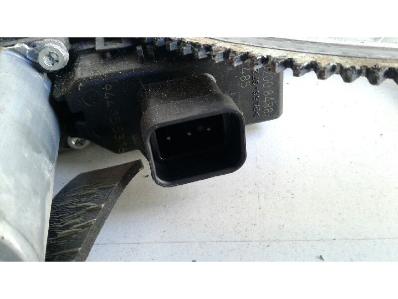 Recambio de elevalunas delantero izquierdo para opel astra h berlina cosmo referencia OEM IAM 0130821988  