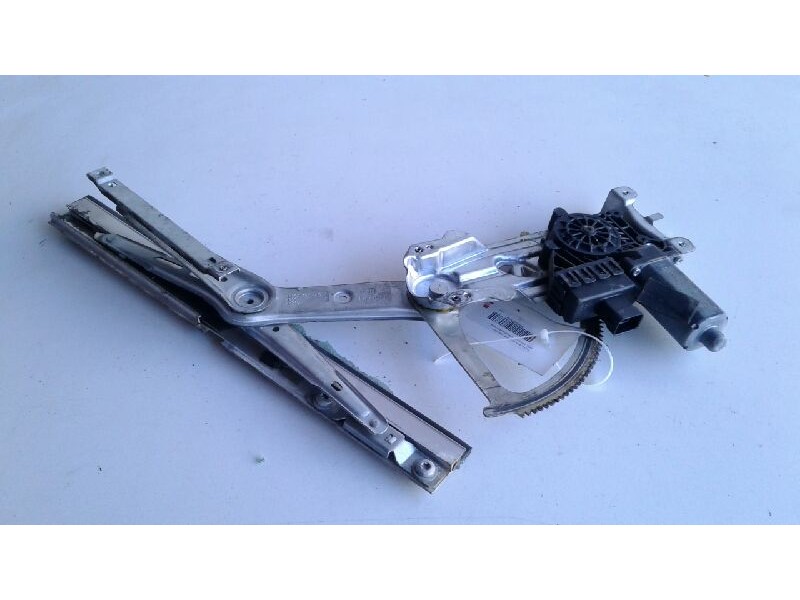 Recambio de elevalunas delantero izquierdo para opel astra h berlina cosmo referencia OEM IAM 0130821988  