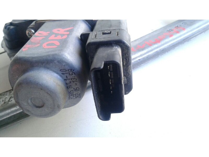 Recambio de elevalunas trasero derecho para renault scenic ii confort authentique referencia OEM IAM 8200130628  