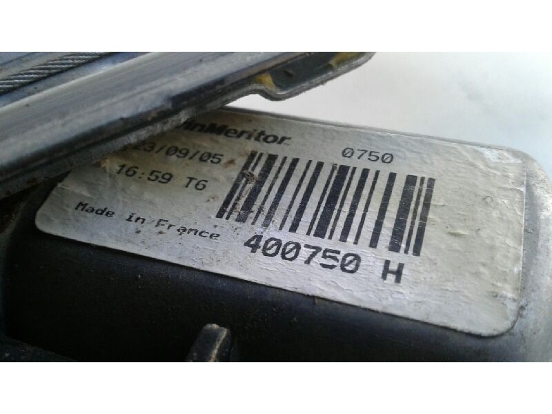 Recambio de elevalunas trasero derecho para renault scenic ii confort authentique referencia OEM IAM 8200130628  