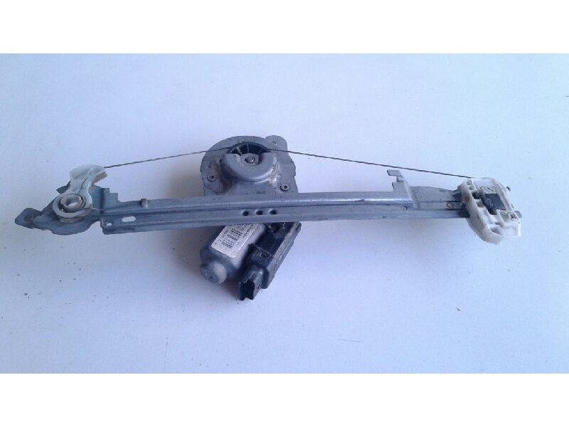 Recambio de elevalunas trasero izquierdo para renault scenic ii confort authentique referencia OEM IAM 8200130627  