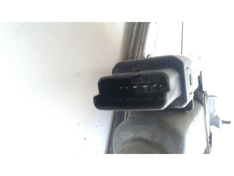 Recambio de elevalunas trasero izquierdo para renault scenic ii confort authentique referencia OEM IAM 8200130627  