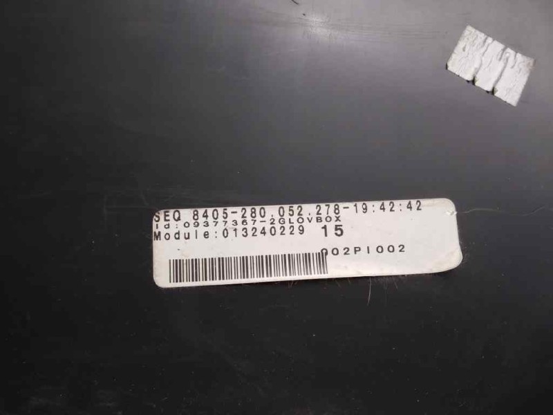 Recambio de guantera para opel astra gtc referencia OEM IAM 013240229  