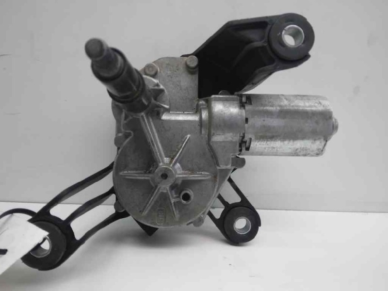 Recambio de motor limpia trasero para opel astra gtc referencia OEM IAM 13105981  