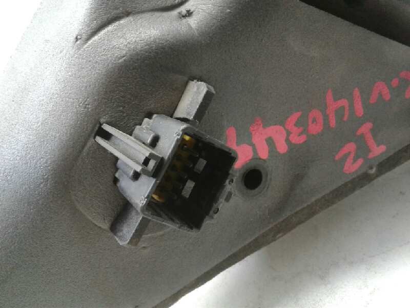 Recambio de retrovisor izquierdo para renault scenic ii confort authentique referencia OEM IAM 251127  