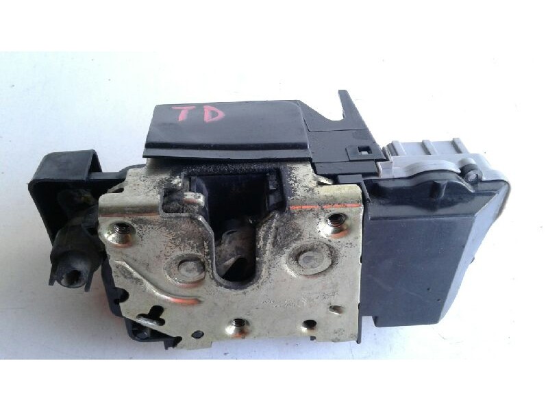 Recambio de cerradura puerta trasera derecha para citroen xsara berlina 2.0 hdi exclusive (66kw) referencia OEM IAM 913884  