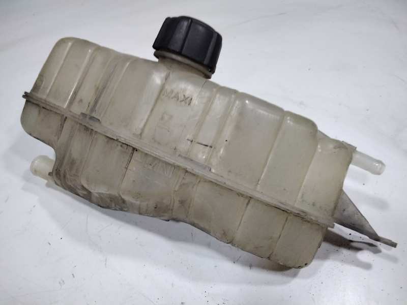 Recambio de deposito expansion para renault clio grandtour dynamique referencia OEM IAM 8200129956  
