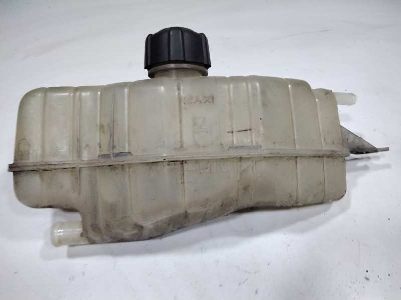 Recambio de deposito expansion para renault clio grandtour dynamique referencia OEM IAM 8200129956  