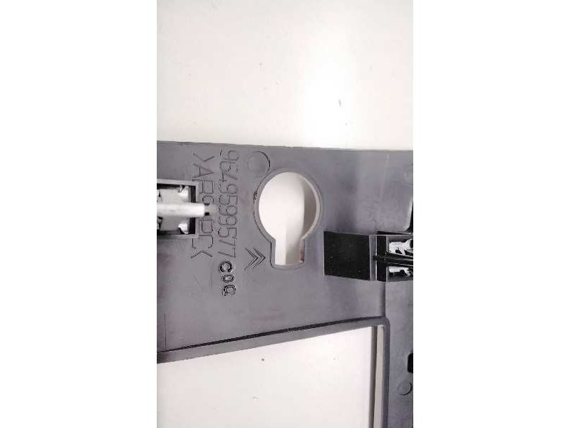 Recambio de aireador central para citroen c4 coupe vts referencia OEM IAM 9649599577  