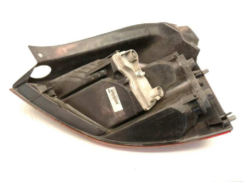 Recambio de piloto trasero izquierdo para renault megane ii berlina 5p confort authentique referencia OEM IAM 8200073236  