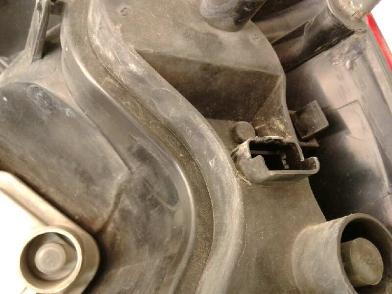 Recambio de piloto trasero izquierdo para renault megane ii berlina 5p confort authentique referencia OEM IAM 8200073236  