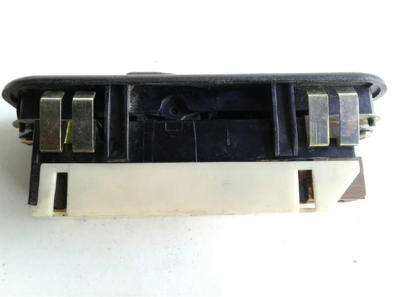 Recambio de mando elevalunas trasero derecho para mitsubishi l 200 (k6/7) 2500 td american sport (4-ptas.) referencia OEM IAM   