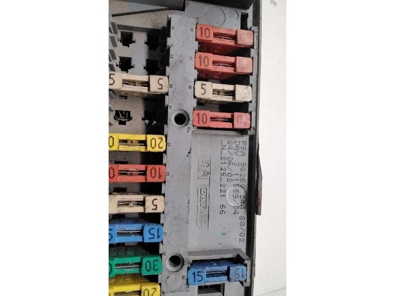 Recambio de caja fusibles para citroen xsara picasso 1.6 básico referencia OEM IAM 9628024480  