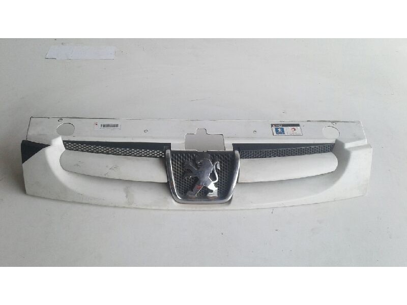 Recambio de rejilla delantera para peugeot partner (s2) combi plus referencia OEM IAM   