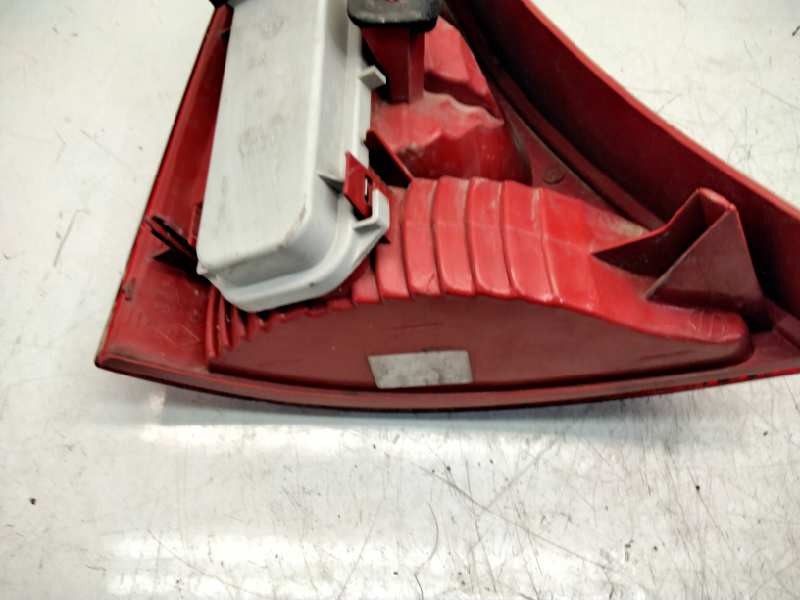 Recambio de piloto trasero derecho para renault clio ii fase ii (b/cb0) base authentique referencia OEM IAM 8200917487  