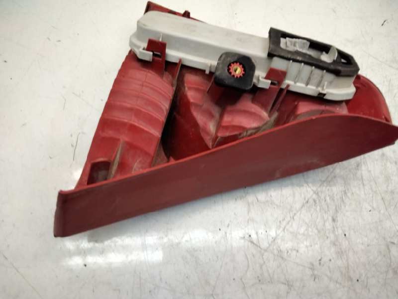Recambio de piloto trasero derecho para renault clio ii fase ii (b/cb0) base authentique referencia OEM IAM 8200917487  