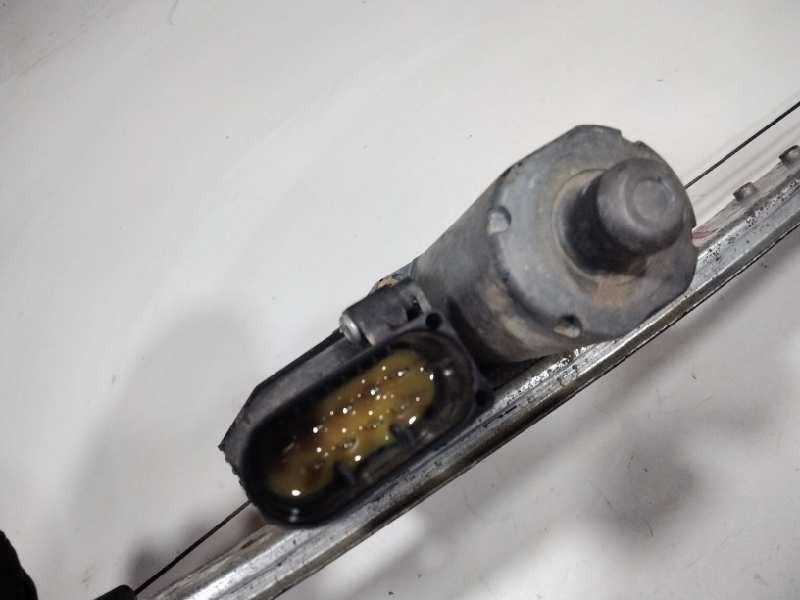 Recambio de elevalunas trasero derecho para mercedes clase a (w168) 140 (168.031) referencia OEM IAM 1687301046  