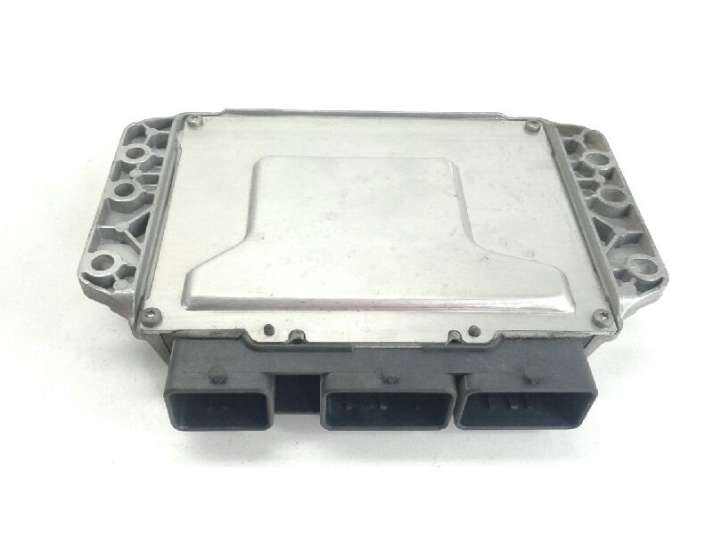 Recambio de centralita motor uce para renault scenic ii confort authentique referencia OEM IAM 8200321263  