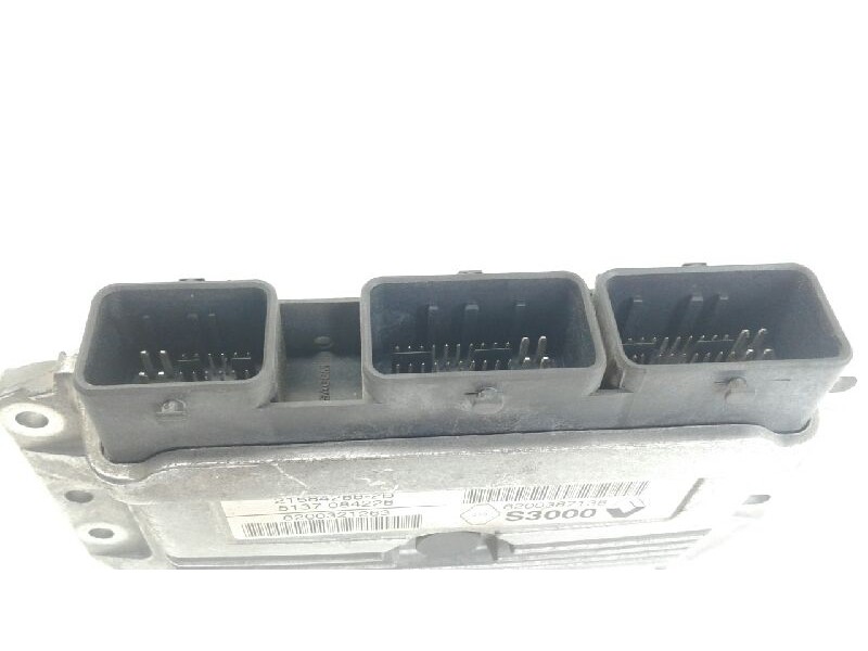Recambio de centralita motor uce para renault scenic ii confort authentique referencia OEM IAM 8200321263  
