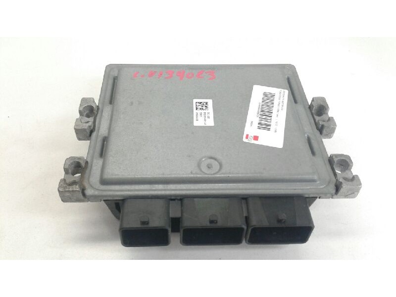 Recambio de centralita motor uce para ford focus turnier (cb4) trend referencia OEM IAM 5WS40778BT  