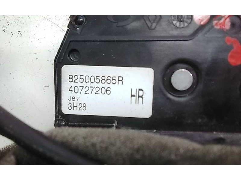 Recambio de cerradura puerta trasera derecha para renault captur dynamique referencia OEM IAM 825005865R  
