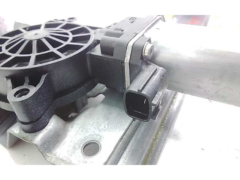 Recambio de elevalunas trasero derecho para renault captur dynamique referencia OEM IAM 128001071E  