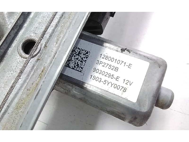 Recambio de elevalunas trasero derecho para renault captur dynamique referencia OEM IAM 128001071E  