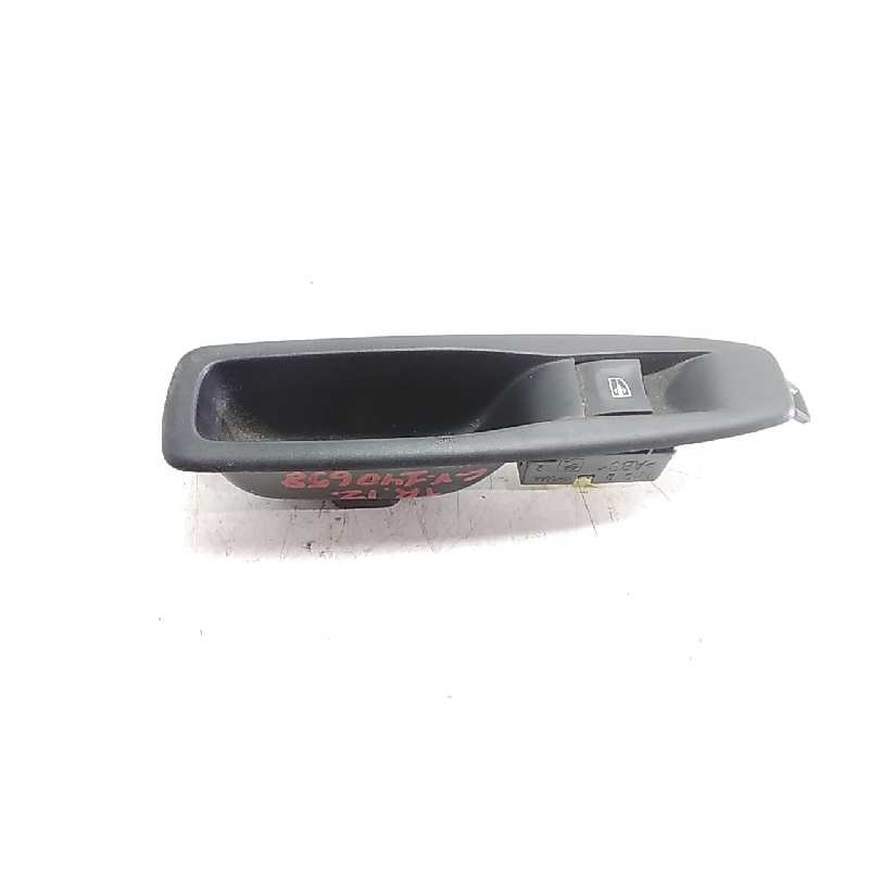 Recambio de mando elevalunas trasero izquierdo para renault captur dynamique referencia OEM IAM 829614619R  