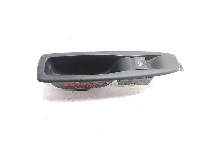 Recambio de mando elevalunas trasero izquierdo para renault captur dynamique referencia OEM IAM 829614619R  