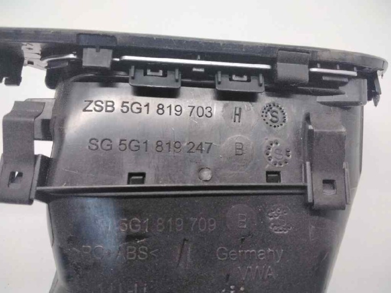 Recambio de aireador izquierdo para volkswagen golf vii lim. sport by r-line bluemotion referencia OEM IAM SG5G1819247B  