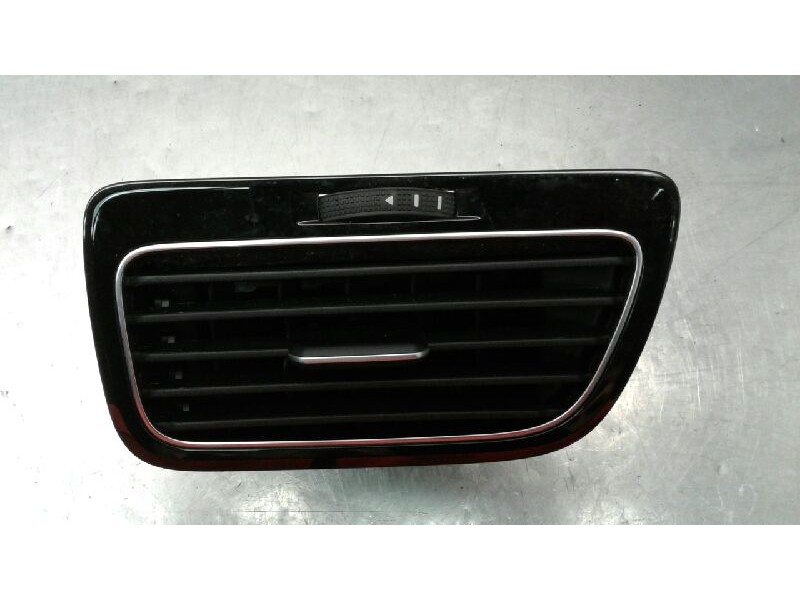 Recambio de aireador derecho para volkswagen golf vii lim. sport by r-line bluemotion referencia OEM IAM 5G1819704R  