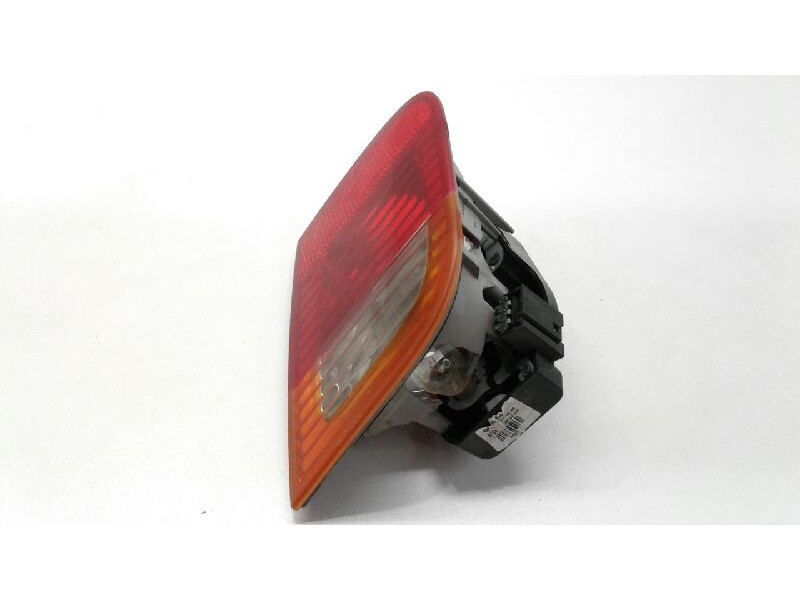 Recambio de piloto trasero derecho porton para bmw serie 3 berlina (e46) 318d referencia OEM IAM 6390794605  