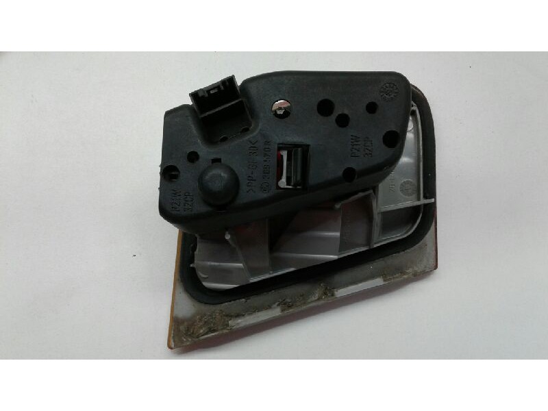 Recambio de piloto trasero derecho porton para bmw serie 3 berlina (e46) 318d referencia OEM IAM 6390794605  