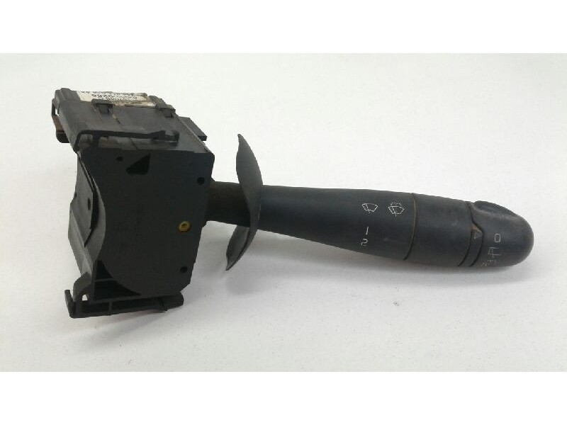 Recambio de mando limpia para renault trafic combi (ab 4.01) 6 - plazas, acristalado parcial 2,9t combi corto referencia OEM IAM