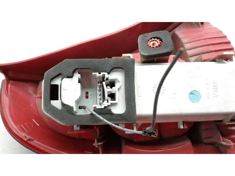 Recambio de piloto trasero derecho para renault clio ii fase ii (b/cb0) community referencia OEM IAM 8200917487  